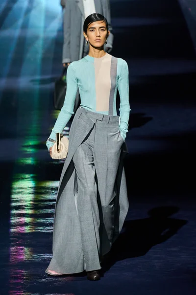 Look 7
